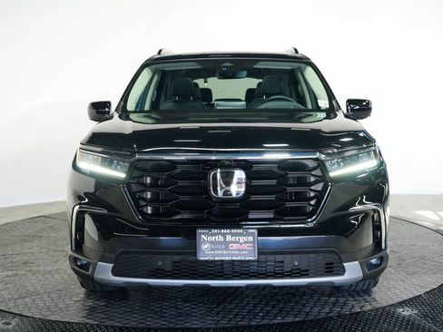 Used 2025 Honda Pilot Elite image 2
