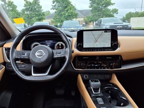 Used 2021 Nissan Rogue Platinum image 8