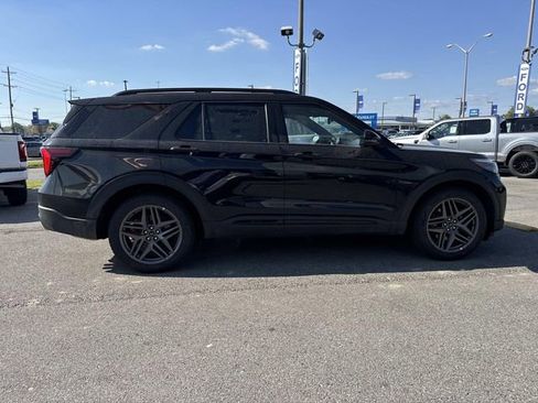 New 2026 Ford Explorer ST w/ Sun And Sound Package image 4