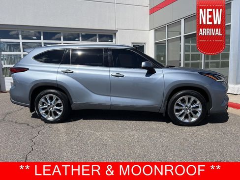 Used 2023 Toyota Highlander Limited AWD/4WD image 1