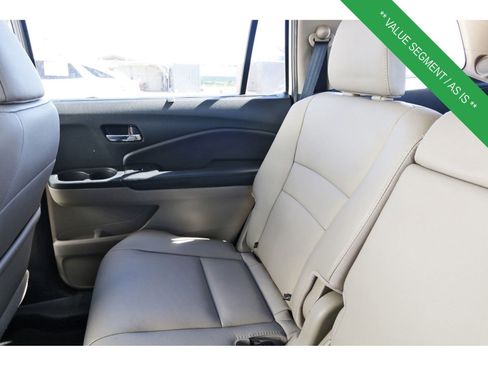 Used 2020 Honda Pilot Touring image 13