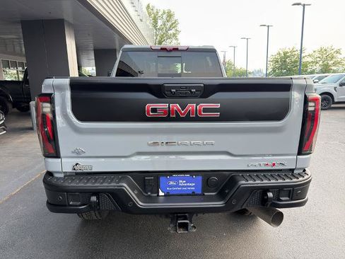 Used 2024 GMC Sierra 2500 AT4X w/ AT4X AEV Edition AWD/4WD image 17