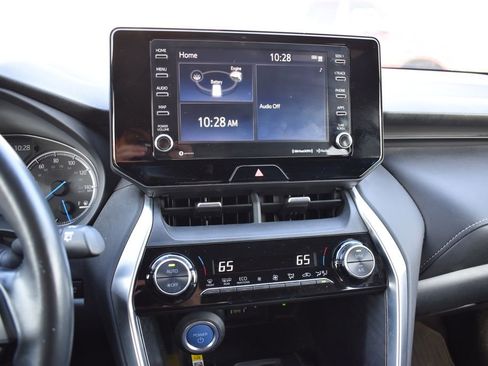 Used 2022 Toyota Venza XLE image 13