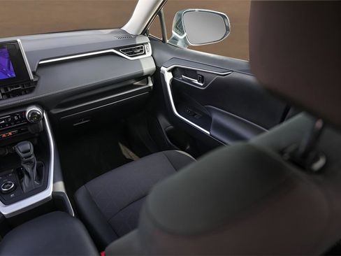 Used 2024 Toyota RAV4 XLE image 23