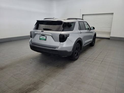Used 2020 Ford Explorer XLT w/ Comfort Package AWD/4WD image 9