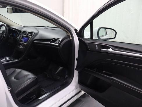 Used 2020 Ford Fusion Titanium image 14