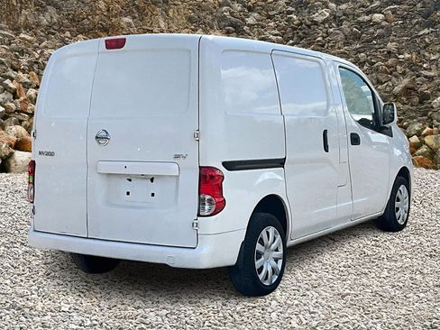 Used 2015 Nissan NV200 SV w/ Technology Package image 2