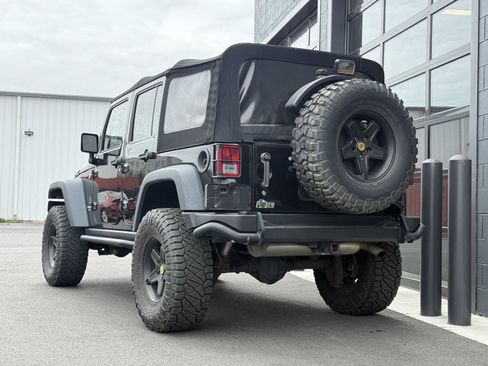 Used 2016 Jeep Wrangler Unlimited Rubicon w/ Dual Top Group AWD/4WD image 3