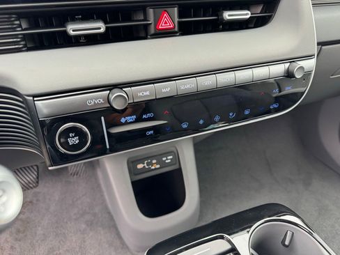 New 2025 Hyundai Ioniq 5 SEL image 24