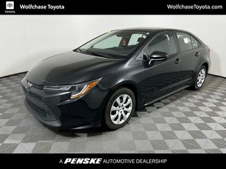 Certified 2022 Toyota Corolla LE image 1