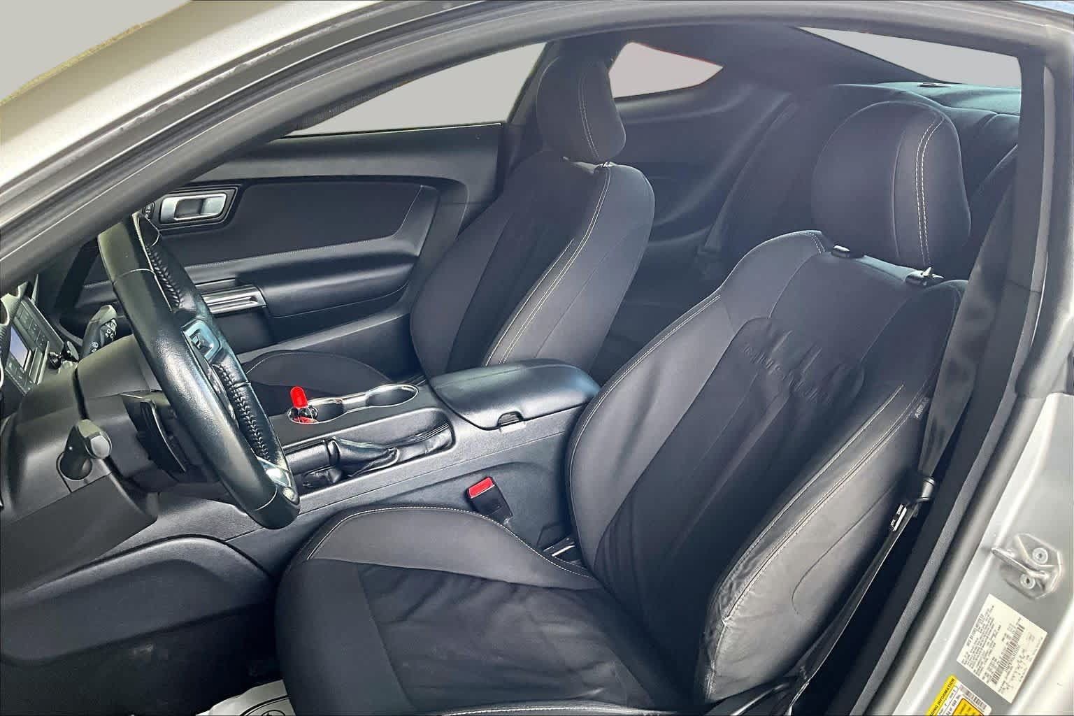 Used 2020 Ford Mustang Coupe RWD image 8