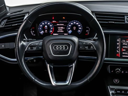 Used 2021 Audi Q3 2.0T Premium image 17
