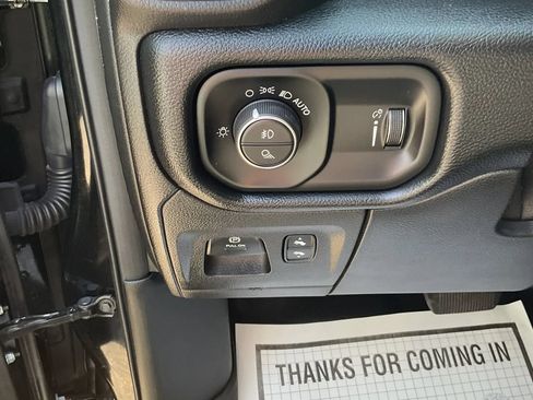 Used 2020 RAM 1500 Big Horn AWD/4WD image 23