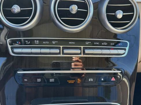 Used 2021 Mercedes-Benz GLC 300 image 32