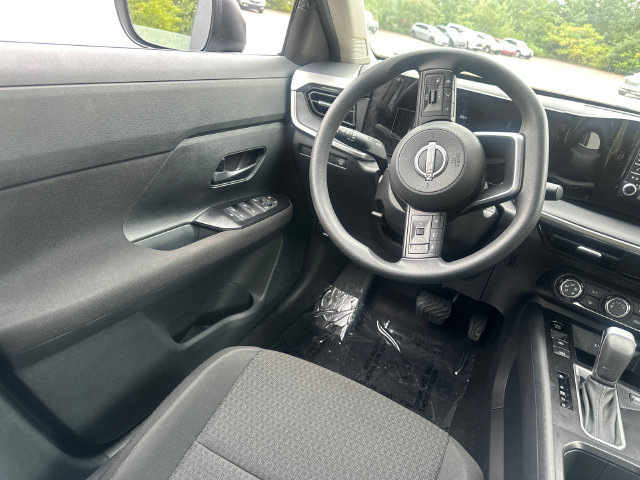 Used 2025 Nissan Kicks S FWD image 16