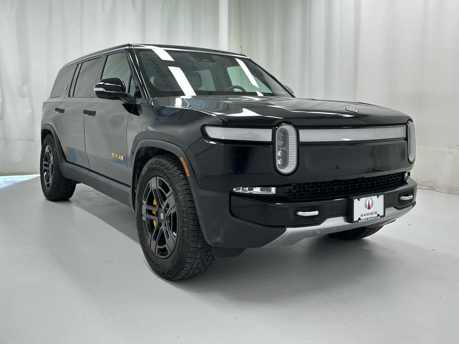 Used 2023 Rivian R1S Adventure Quad AWD/4WD image 1