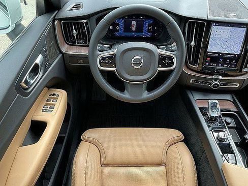 Certified 2023 Volvo XC60 B6 Ultimate w/ Protection Package Premier AWD/4WD image 5