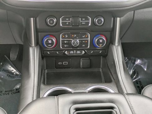 Used 2023 Chevrolet Suburban LT image 17