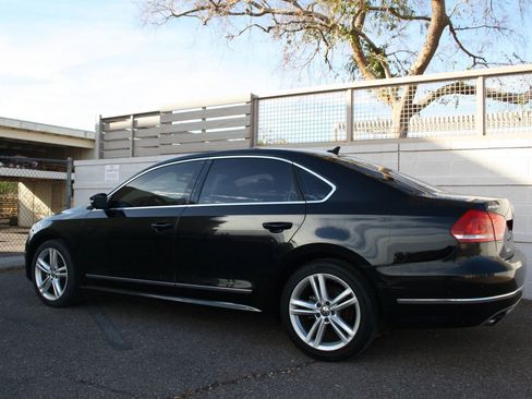 Used 2014 Volkswagen Passat 1.8T SEL Premium image 29