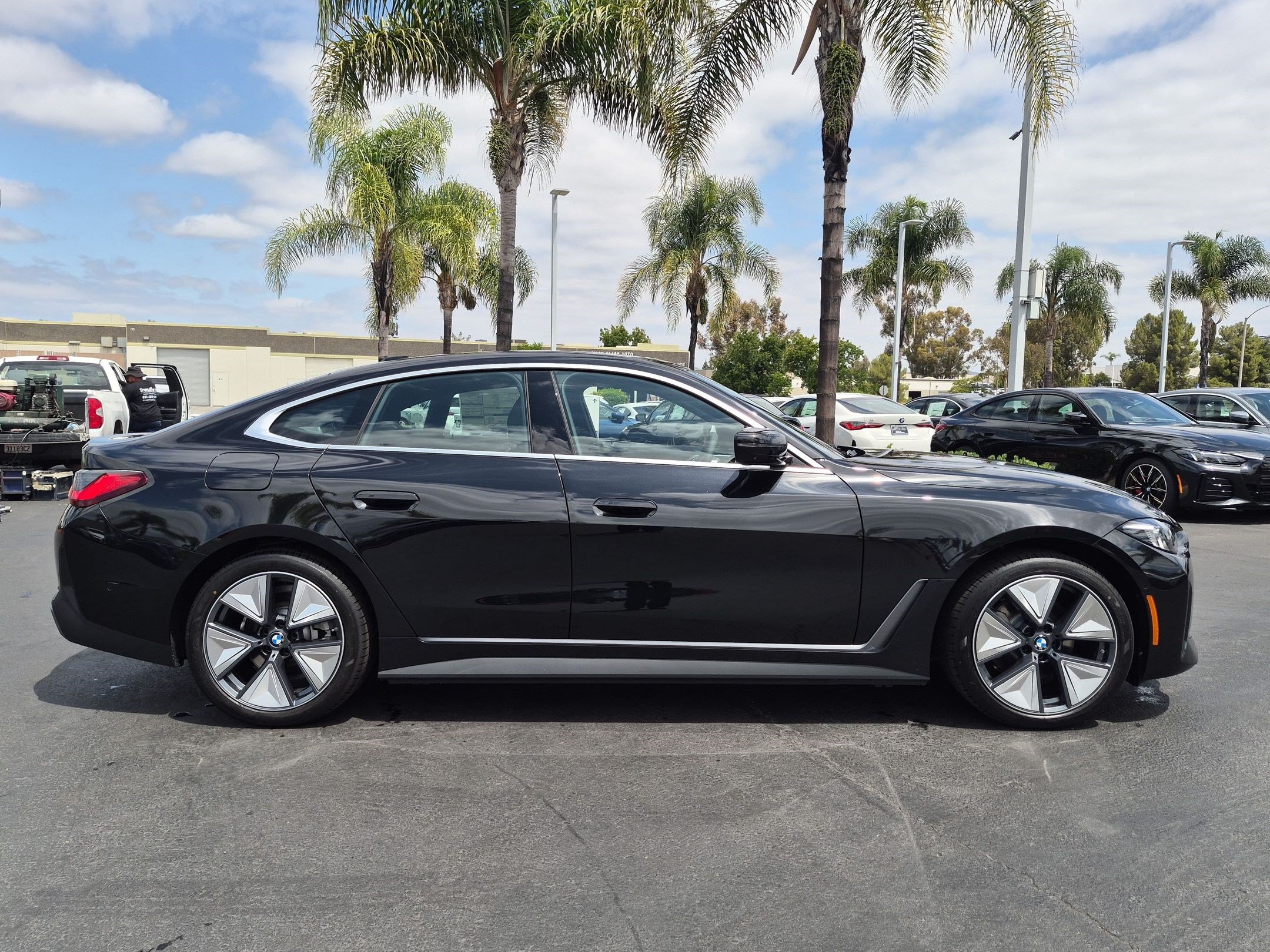 New 2026 BMW i4 eDrive40 w/ Parking Assistance Package RWD image 11