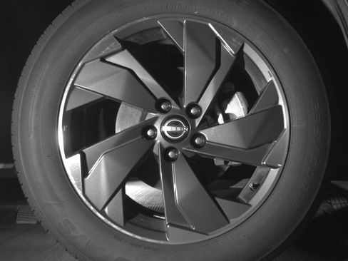 Used 2025 Nissan Rogue SV FWD image 10