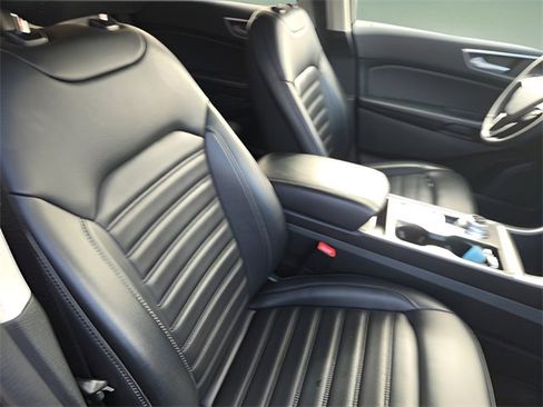 Used 2024 Ford Edge SEL image 29