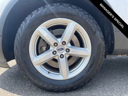 Used 2016 Ford Explorer XLT AWD/4WD image 10