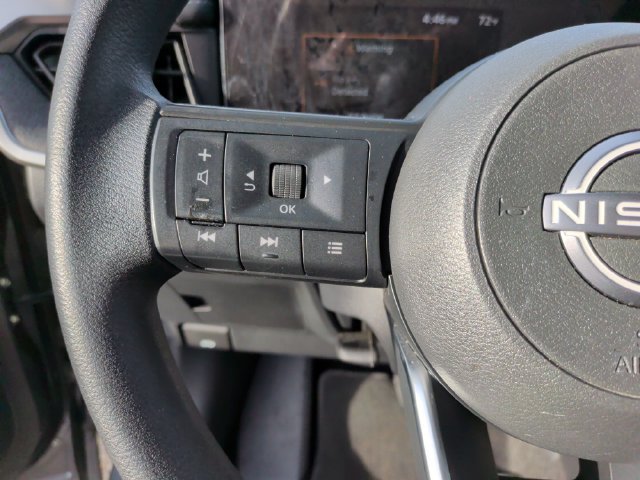 Used 2025 Nissan Kicks SV AWD/4WD image 14