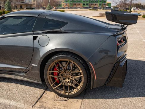 Used 2017 Chevrolet Corvette Z06 image 19