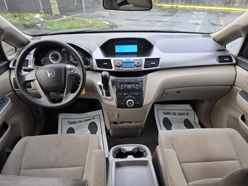 Used 2012 Honda Odyssey LX image 7
