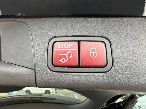 Certified 2026 Mercedes-Benz GLB 250 4MATIC image 36