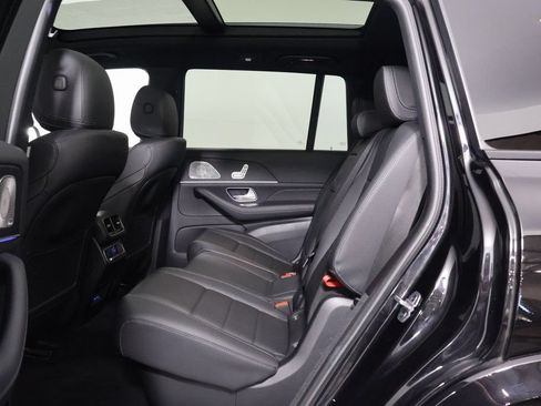 Certified 2025 Mercedes-Benz GLS 450 4MATIC image 11