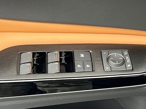 New 2025 Lexus ES 350 Ultra Luxury image 11