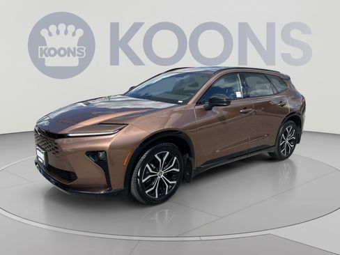 Used 2026 Toyota Crown Signia AWD/4WD image 1