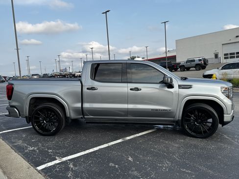 Used 2025 GMC Sierra 1500 Denali AWD/4WD image 1