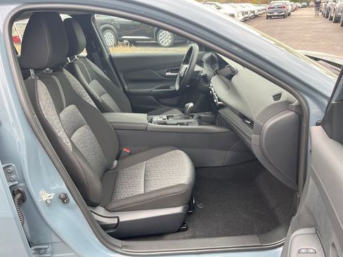 New 2026 Nissan Sentra SV w/ Floor Mat Package FWD image 15