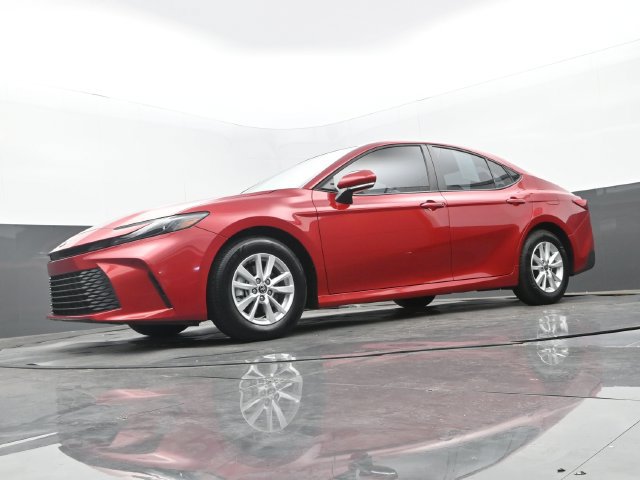 Used 2025 Toyota Camry LE FWD image 35