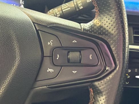 Used 2024 Chevrolet Trax RS FWD image 38