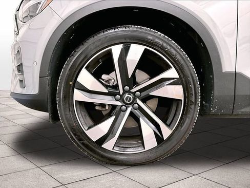 Used 2024 Volvo XC40 B5 Ultimate w/ Climate Package AWD/4WD image 8