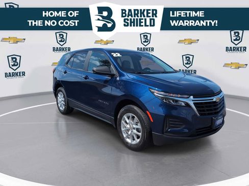 Used 2022 Chevrolet Equinox LS w/ LS Convenience Package AWD/4WD image 2