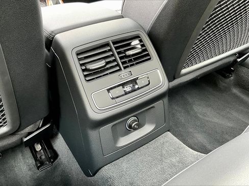 Used 2023 Audi A4 2.0T Premium w/ Convenience Package image 8