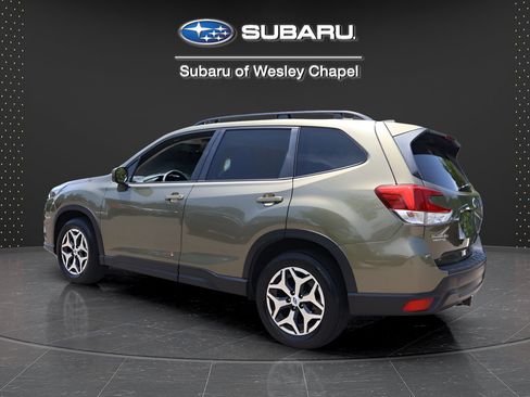 Used 2023 Subaru Forester Premium AWD/4WD image 5