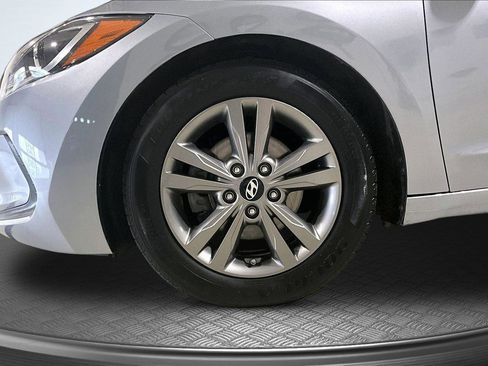 Used 2017 Hyundai Elantra SE FWD image 9