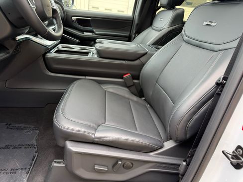 New 2026 Ford Expedition Max Platinum AWD/4WD image 4