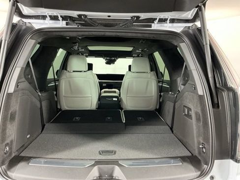 Used 2026 Cadillac Escalade V AWD/4WD image 33