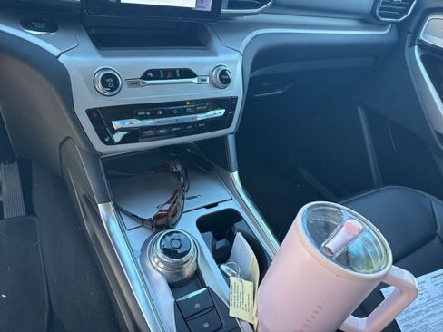 Used 2024 Ford Explorer XLT w/ Equipment Group 202A image 13