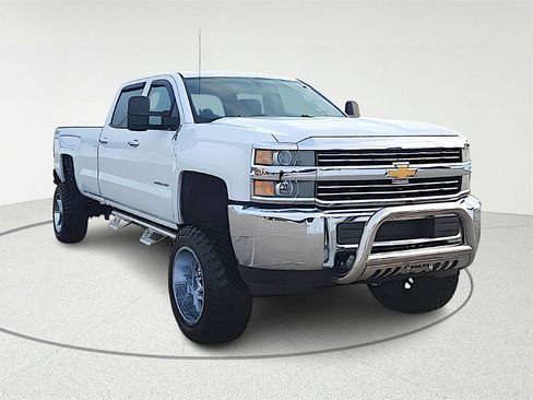 Used 2015 Chevrolet Silverado 2500 W/T image 2