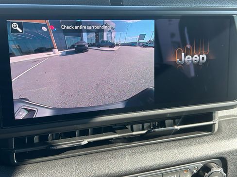 New 2025 Jeep Gladiator Willys image 17