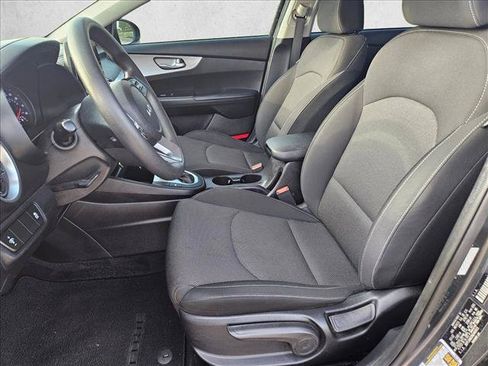 Used 2022 Kia Forte LXS FWD image 15