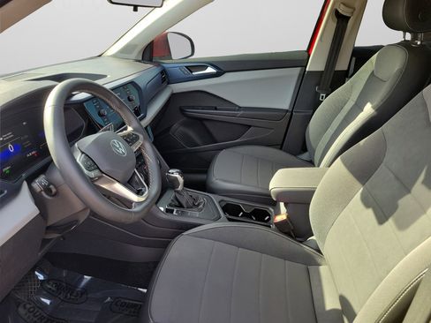 Used 2022 Volkswagen Taos SE w/ Panoramic Sunroof Package image 12